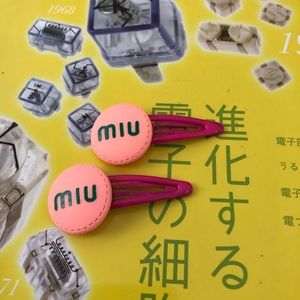 MIU MIU pack of 2 hair ties/ 2 hair pins